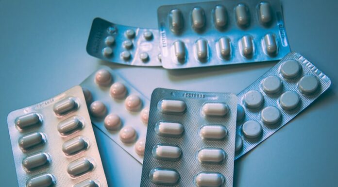 GlucoTrust vs Metformin: Natural Blood Sugar Support vs Pharmaceutical — Which Is Right for You? GlucoTrust natural supplement vs Metformin medication
