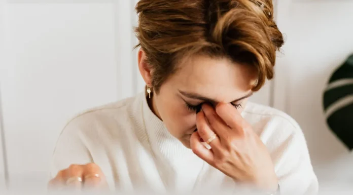 15 Signs of High Cortisol (and What Each One Means)